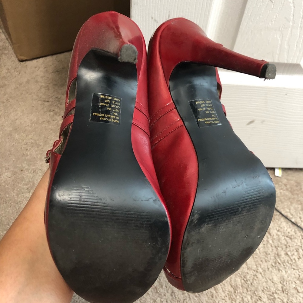 Heels - Picture 3 of 4